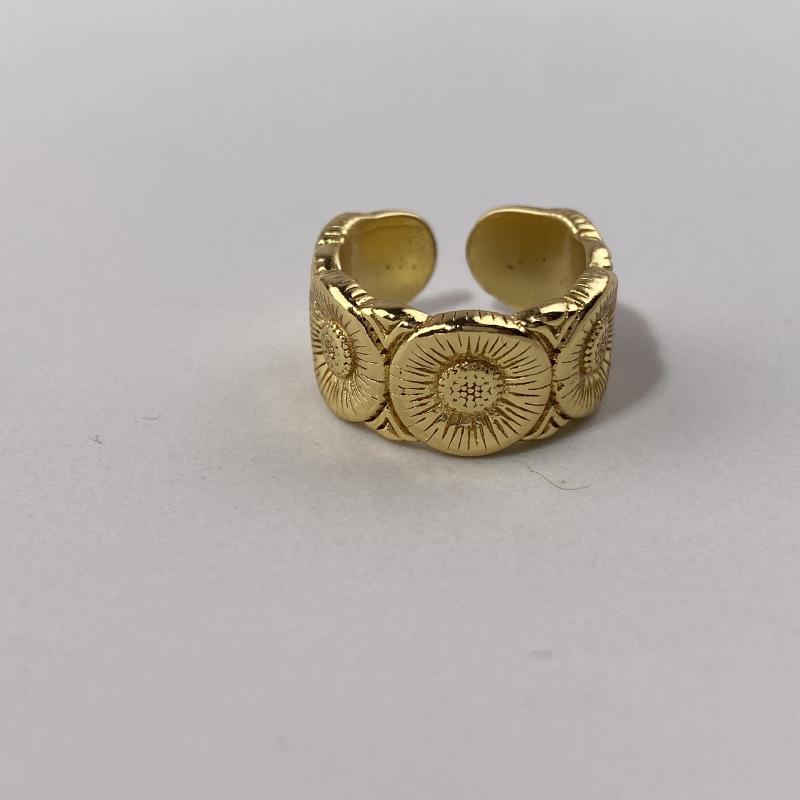 

Retro Chic Floral Copper Ring Stylish Open Adjustable Design For Women Fashion Statement J5305
