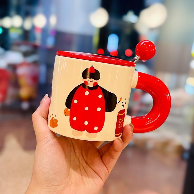 Girls’ Good looking Red Festive Ceramic Mug  New Year’s Mug with Lid and Spoon Gift for Besties As Souvenirs