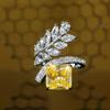 Elegante Anel de Flor de Gelo Radiante com Diamante Amarelo - Joia de Nicho de Alta Gama