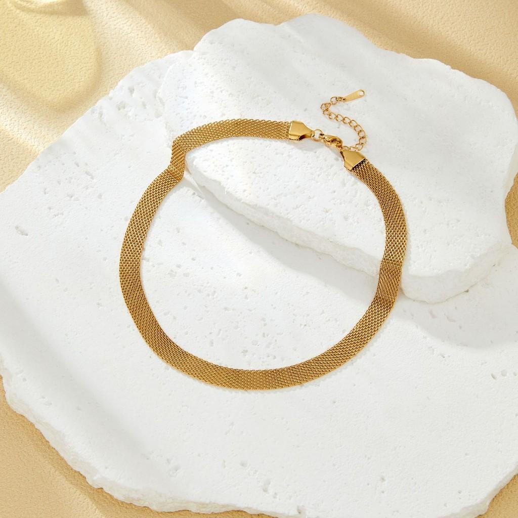 Elegant Gold Titanium Necklace Contemporary Ins Hip Hop Choker For Trendy Style Womens