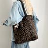 Korean retro leopard print large-capacity tote bag women's 2025 early autumn new matte fashion shoulder armpit bag