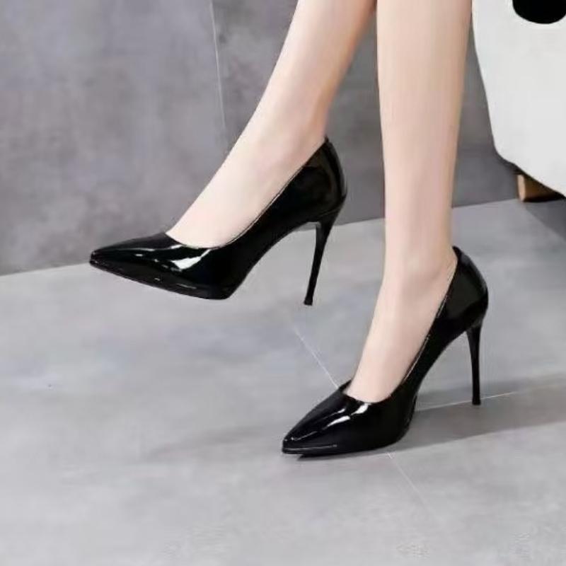 

Мода 2025 Новые туфли-лодочки для женщин Обувь на высоком каблуке Женская мода Патентная кожа Сексуальный острый носок Тонкий каблук Свадебная обувь Большой размер 35 чёрный