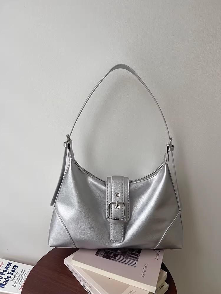 

Casual Retro Versatile Commuting Niche Armpit Bag, Soft Leather Women s Bag, Hand-held Single Shoulder Crossbody Tote Bag срібний