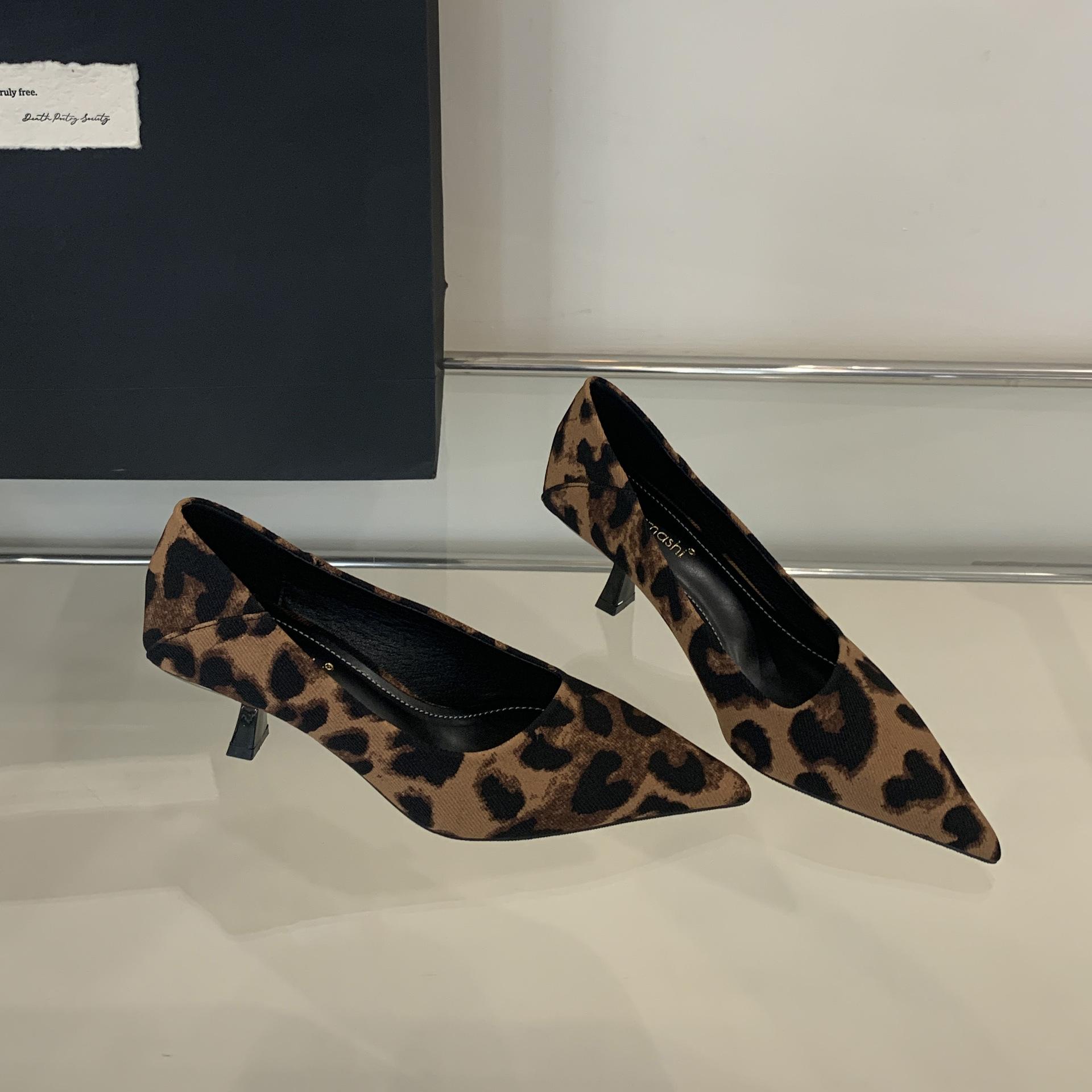 

Niche French pointed leopard print high heels women s 2025 new spring temperament socialite not tired feet commuting shoes 40 цветной печати леопарда