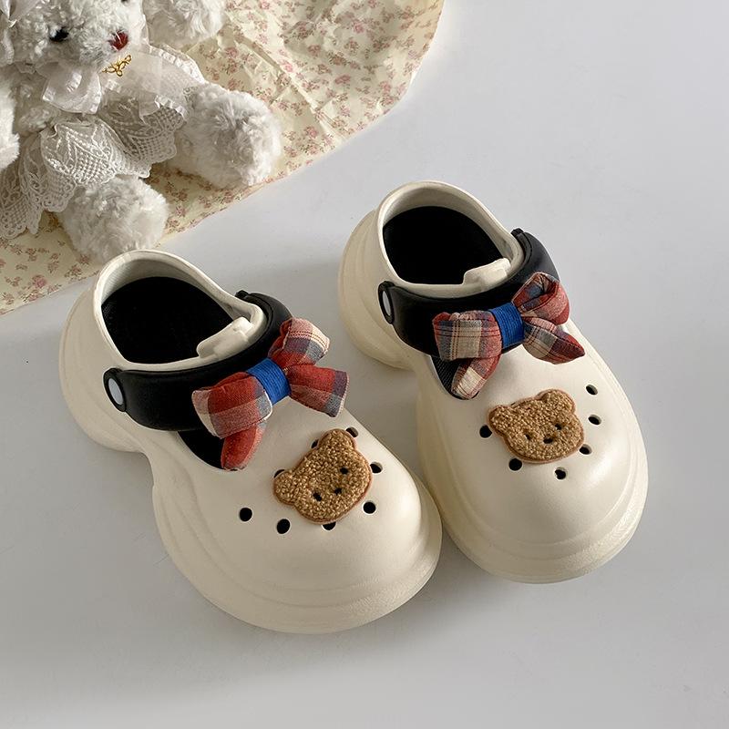 Lightweight and versatile black cute heightening thick-soled hole shoes women's 2025 new summer wear non-slip cool slippers