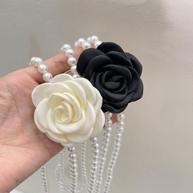 Pearl Camellia High-End Waist Chain: Versatile, Sweet Style Dress Accessory for Women.