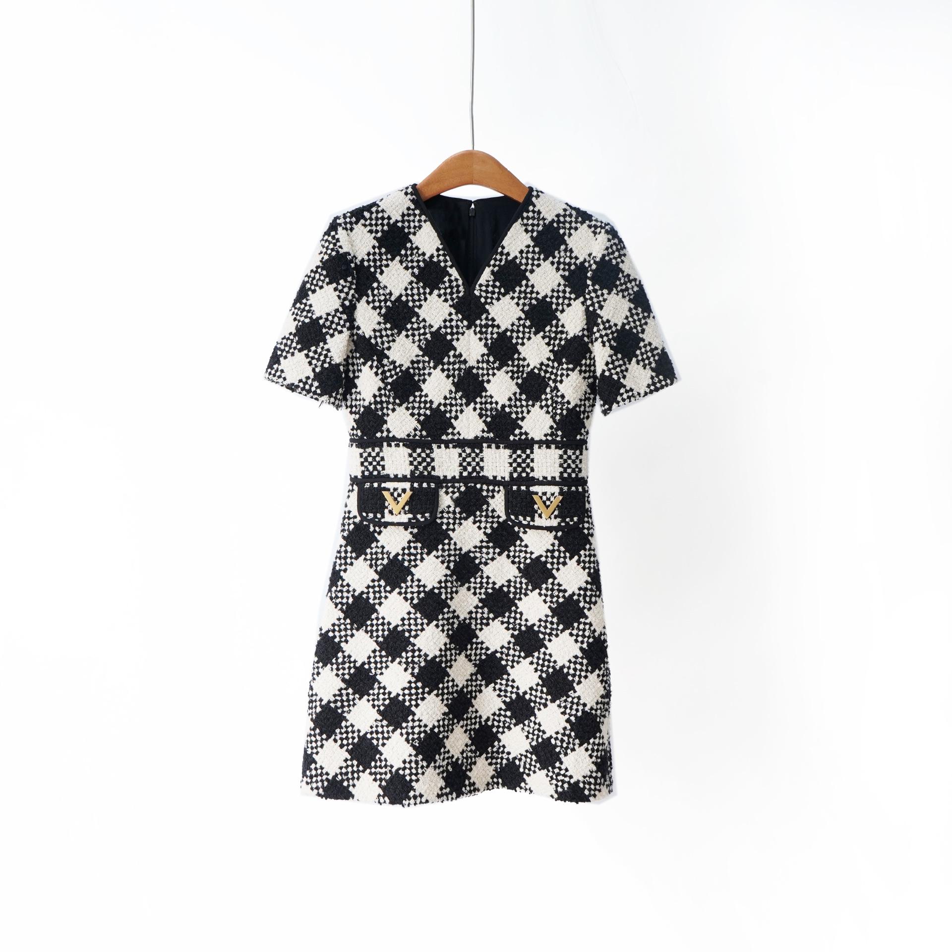 Elegant Women s Vintage Plaid Tweed V-Neck Dress with Waist-Cinching and Short Sleeves Extra Large