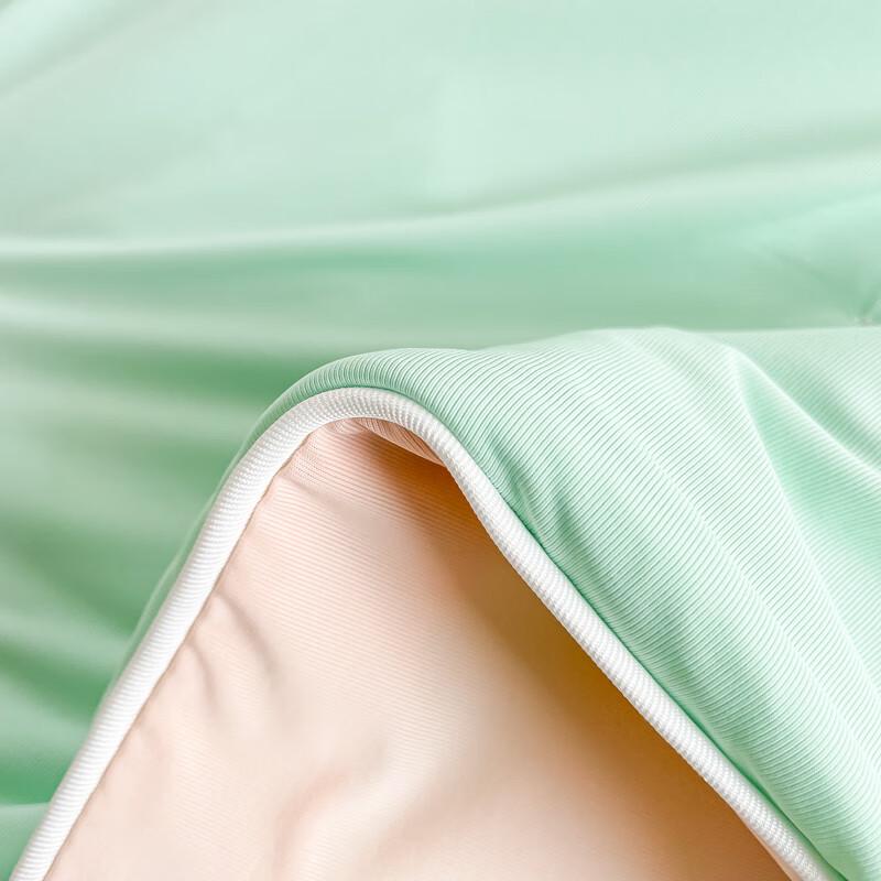 KUUP Cloud Summer Quilt