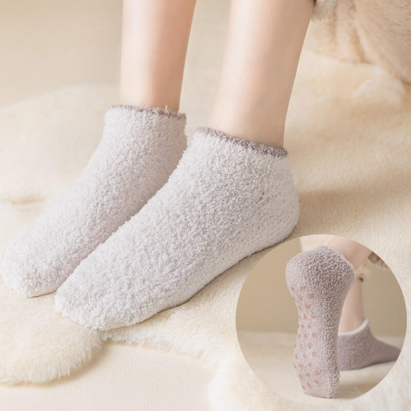 

Defender Warm Knit Ankle Sleep Socks Light gray