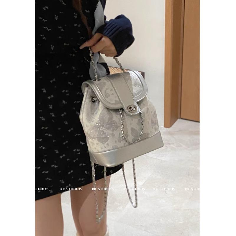 Korean Version of Simple Backpack Bag Women's 2025 New Fashion Chain Backpack Versatile Shoulder Bucket Bag Travel Bag