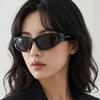 Сонцезахисні окуляри Balenciaga BB0157S 001 Овальні Чорні з Логотипом Swift на Дужці