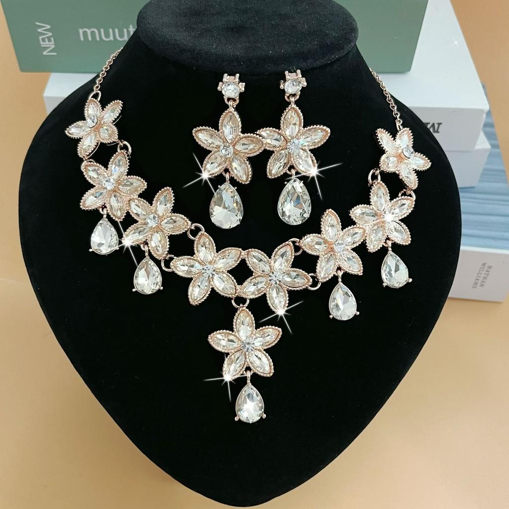 Hot Sale Jewelry Wedding Dress Bride Hollow Full Diamond Women's Necklace Earrings Bracelet Set