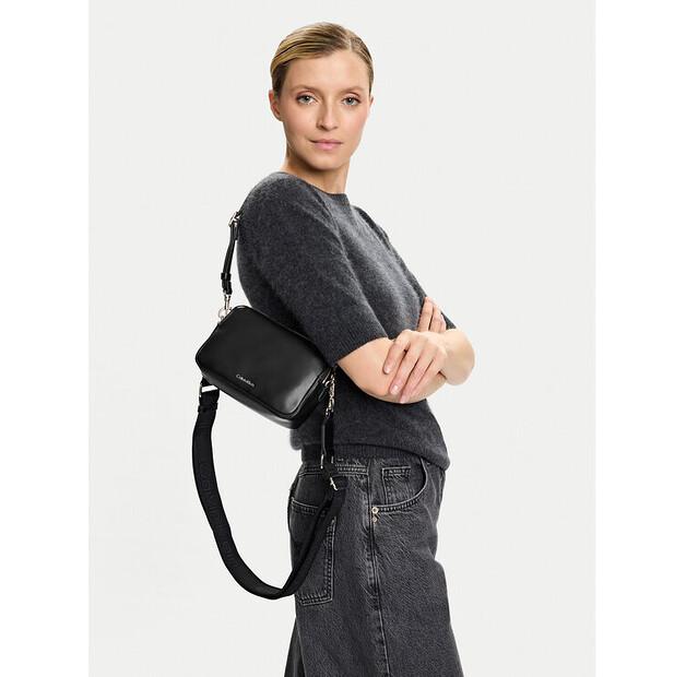 Сумка Calvin Klein Webbing Double Strap Camera Bag One Size 18340₽