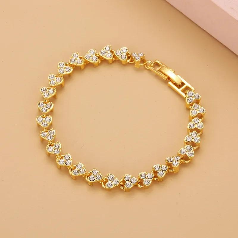 

Luxury Roman Crystal Bracelet for Women New Fashion Heart Chain Charm Rhinestone Bangle Wedding Bridal Jewelry Accessories Gifts 18cm