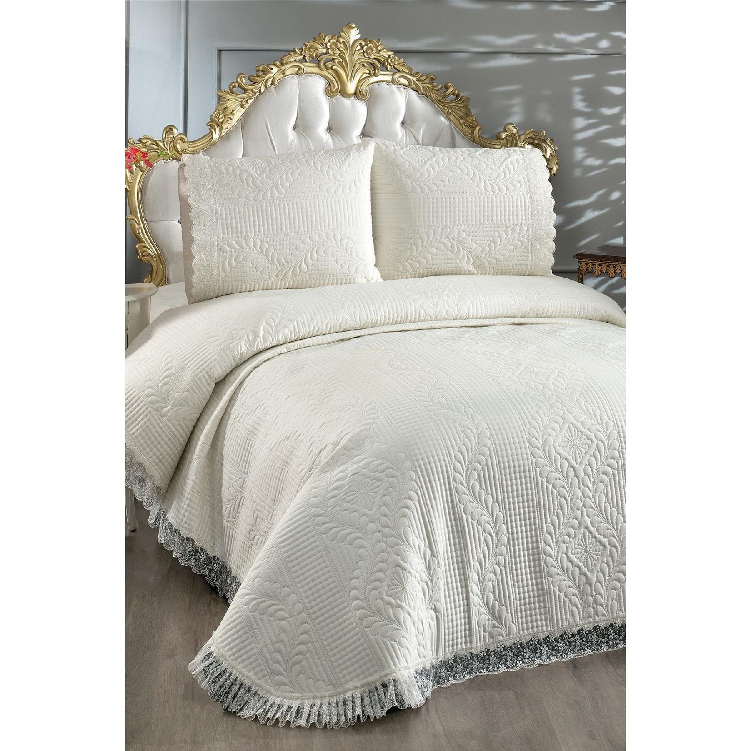 

Кремове ультразвукове двоспальне покривало Limena Lace Quilted білий