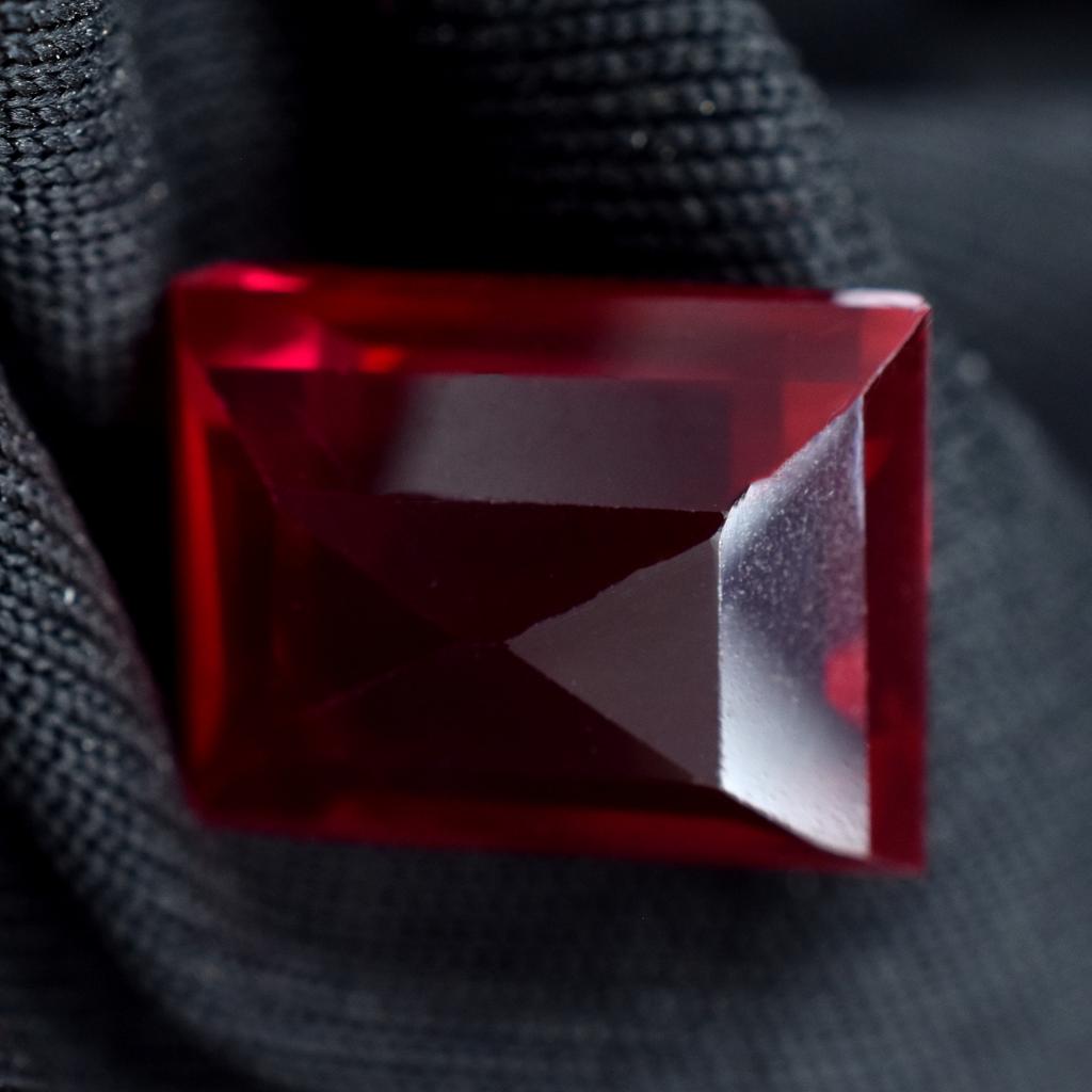 Stunning Quality Red Ruby CERTIFIED Loose Gemstone 9.15 Ct Natural Emerald Cut. AR-640
