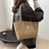 2026 New Early Spring Fashi Simple Retro Casual Large Capacity Commuter Underarm Tote Shoulder Bag Women Handbags