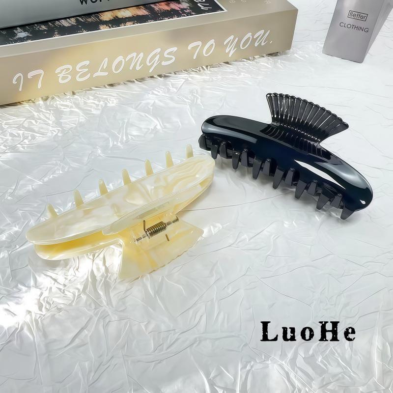 Luohe Ocean-Inspired Seashell Acetate Claw Clip - Elegant, High-End, Versatile Hair Accessory