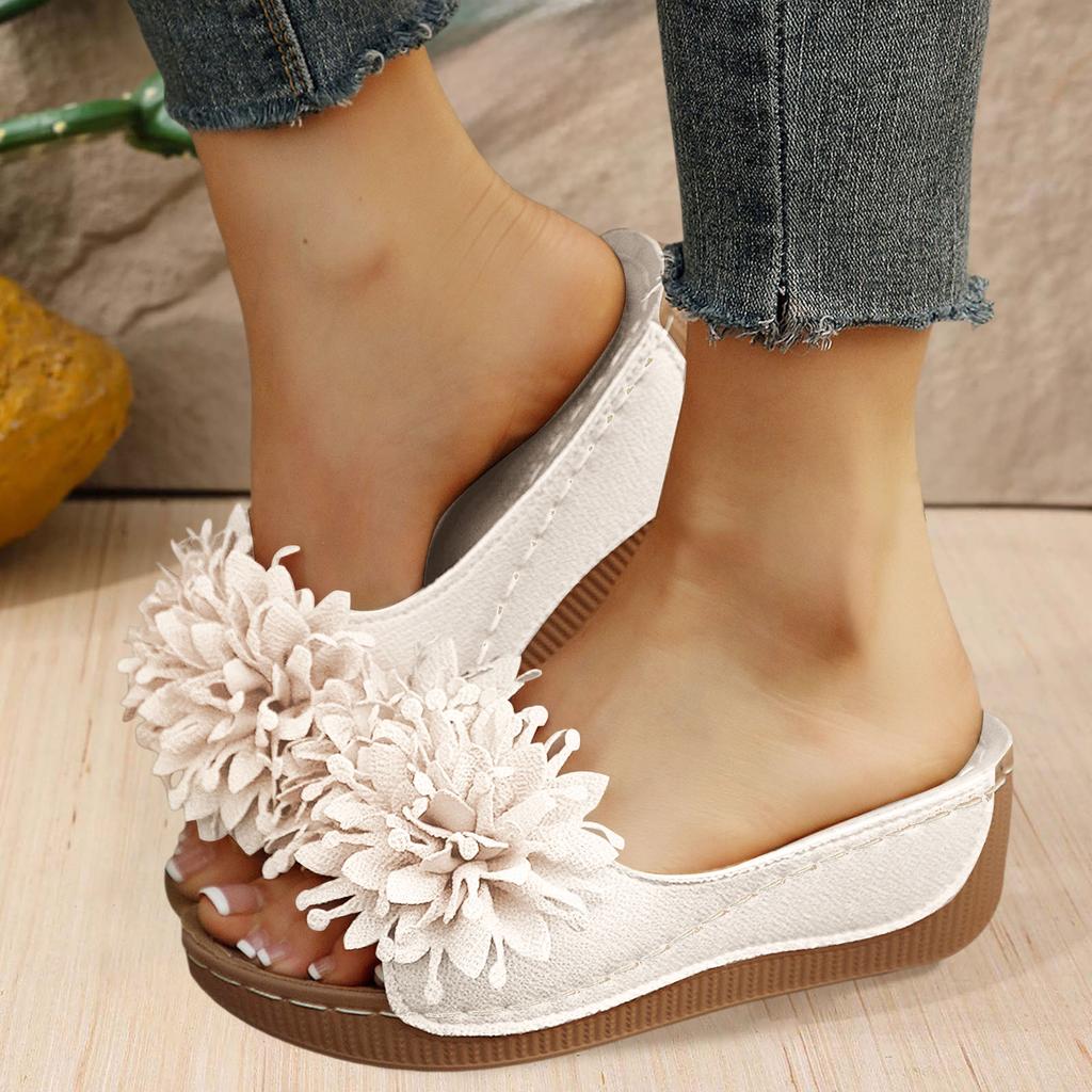 Thick Soled Wedge Heeled Women'S Slippers Fashionable And Casual Flower Shaped Dad Sandals For Women Women'S Heel Sandal Heeled