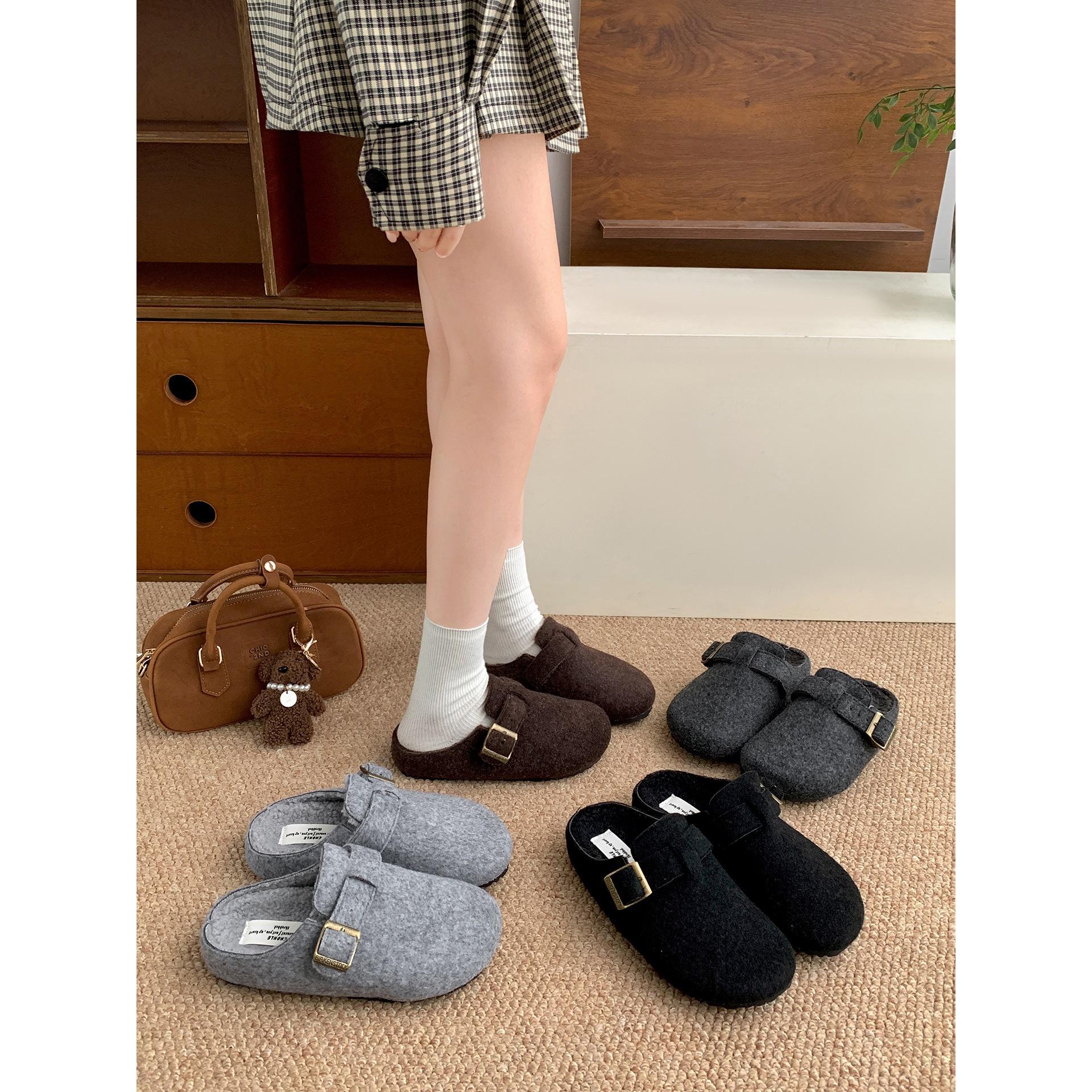 Женщины в толстоподошвенных полусапожках Birkenstocks носят нескользящие хлопковые тапочки 35