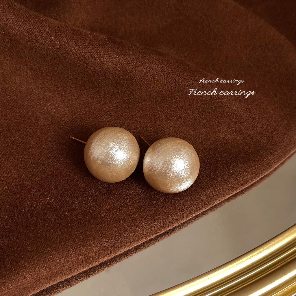 Chinese-Inspired Elegant 925 Silver Stud Earrings with Exaggerated Design
