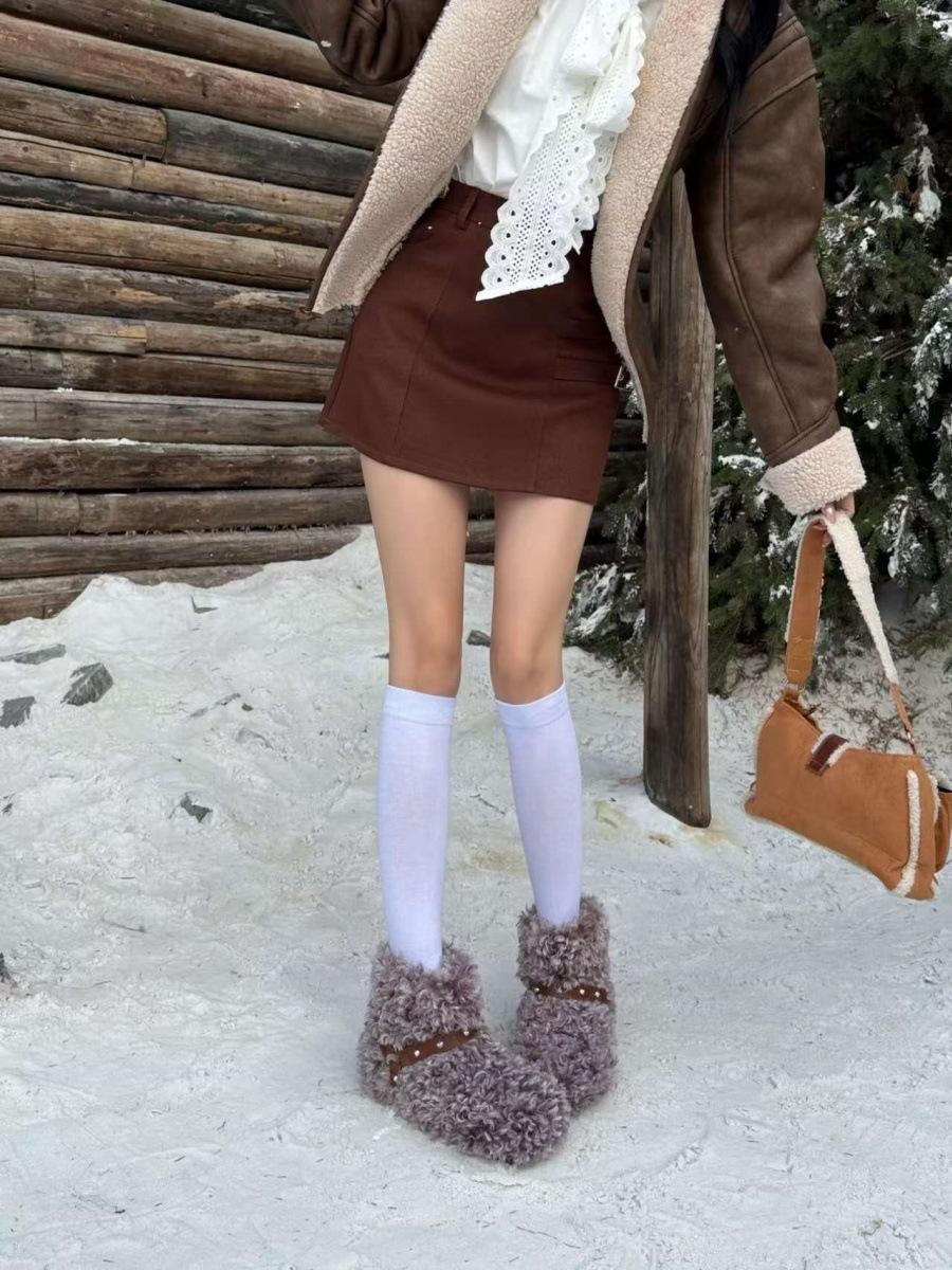 

Mao Mao short boots, locomotive wind rivets, flat bottom inner height increase, warm and fleece thick-soled snow boots, fashionable and comfortable wo 39 темно-коричневого кольору