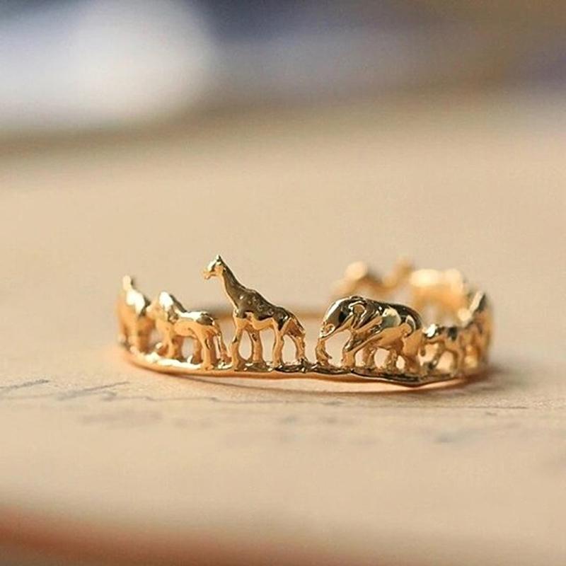 Huitan Korean Style Personality Women Rings Metal Gold Color Animal Ring Party Daily Wear Female Statement Jewelry Gift