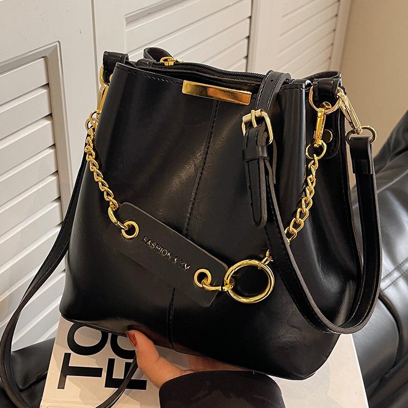 

Модна жіноча шкіряна жіноча сумка 2025 р. Розкішна дизайнерська високоякісна текстурна універсальна сумка через плече в стилі ретро. чорний