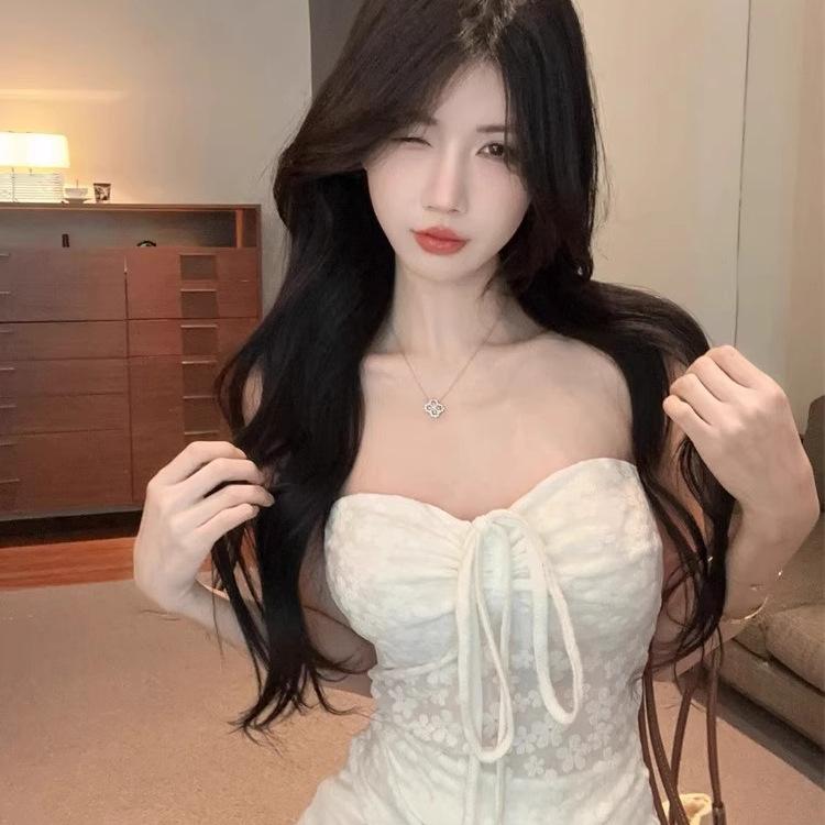 With chest pads, lace straps, neck straps, vest, women's pure desire Spice Girl one-word shoulder tube top