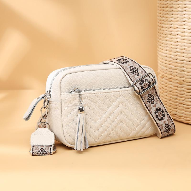 New First-layer Cowhide Bag, Jacquard Shoulder Strap, Messenger Bag, Trendy and Fashionable Versatile Women's Bag, Shoulder Bag, Small Square Bag.