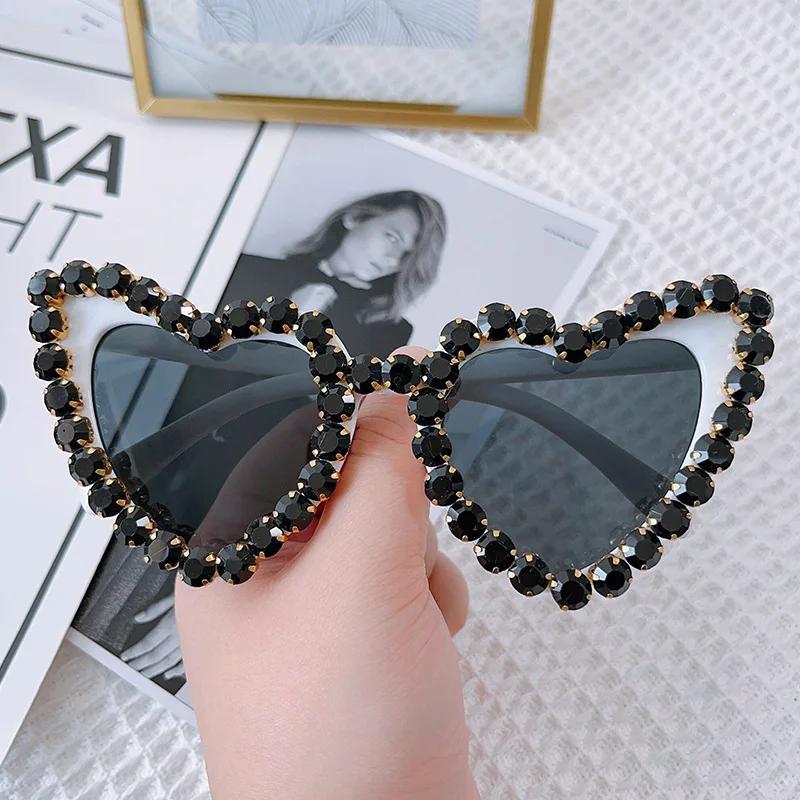 Uv400 Women'S Heart Style Diamond Studded Sunglasses Classic Uv Resistant Outdoor Glasses Solid Color Sunscreen Sunglasses