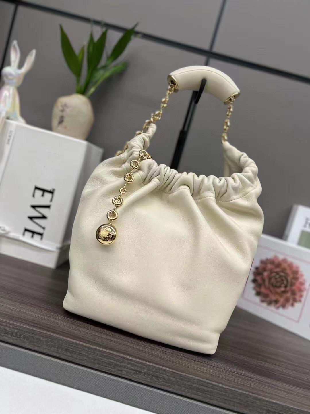 

Высококачественная мягкая кожаная сумка-цепочка Luojia Small 20cm белый