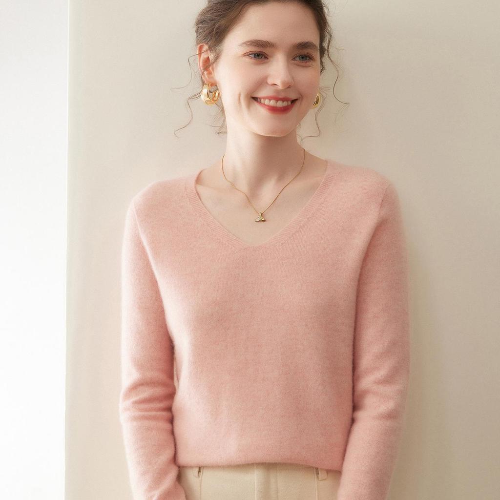 2025 Autumn/Winter Women's V-Neck Seamless Cashmere Sweater: Versatile Knitted One-Piece Pullover Base Layer