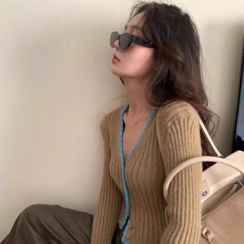 

Новый осенне-зимний стиль ретро контрастного цвета с V-образным вырезом универсальный однобортный вязаный короткий кардиган свитер для женщин XL дубильная кора