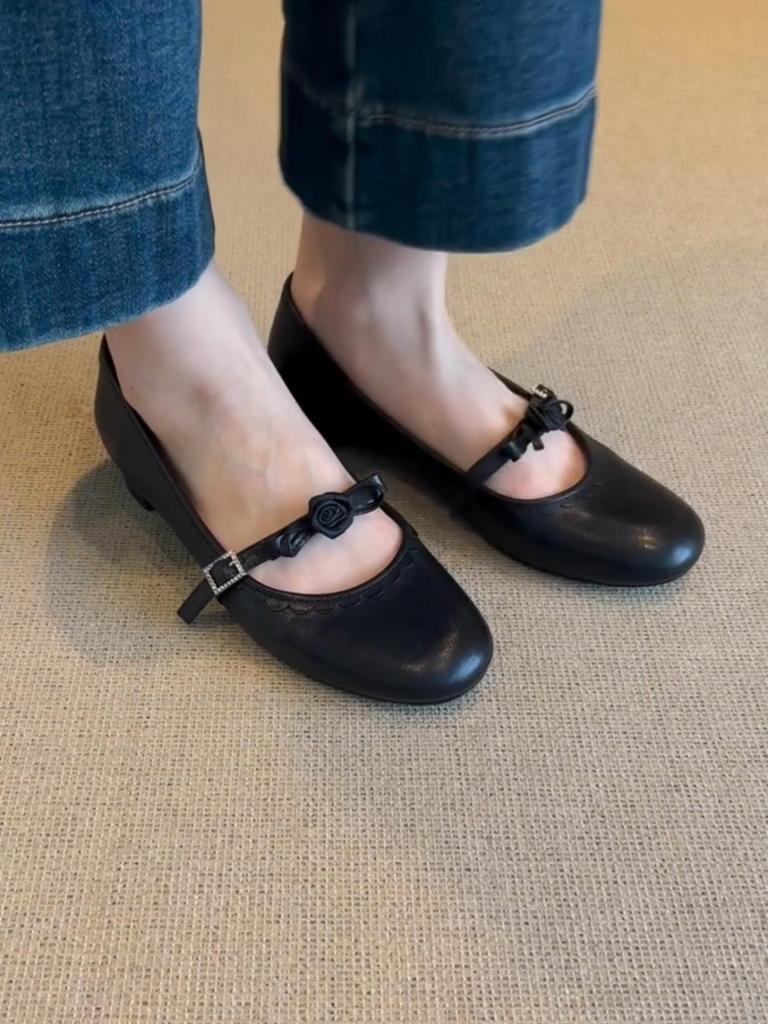 Sheepskin version! French bow flower word with flat single shoes women's 2025 new gentle shallow mouth Mary Jane