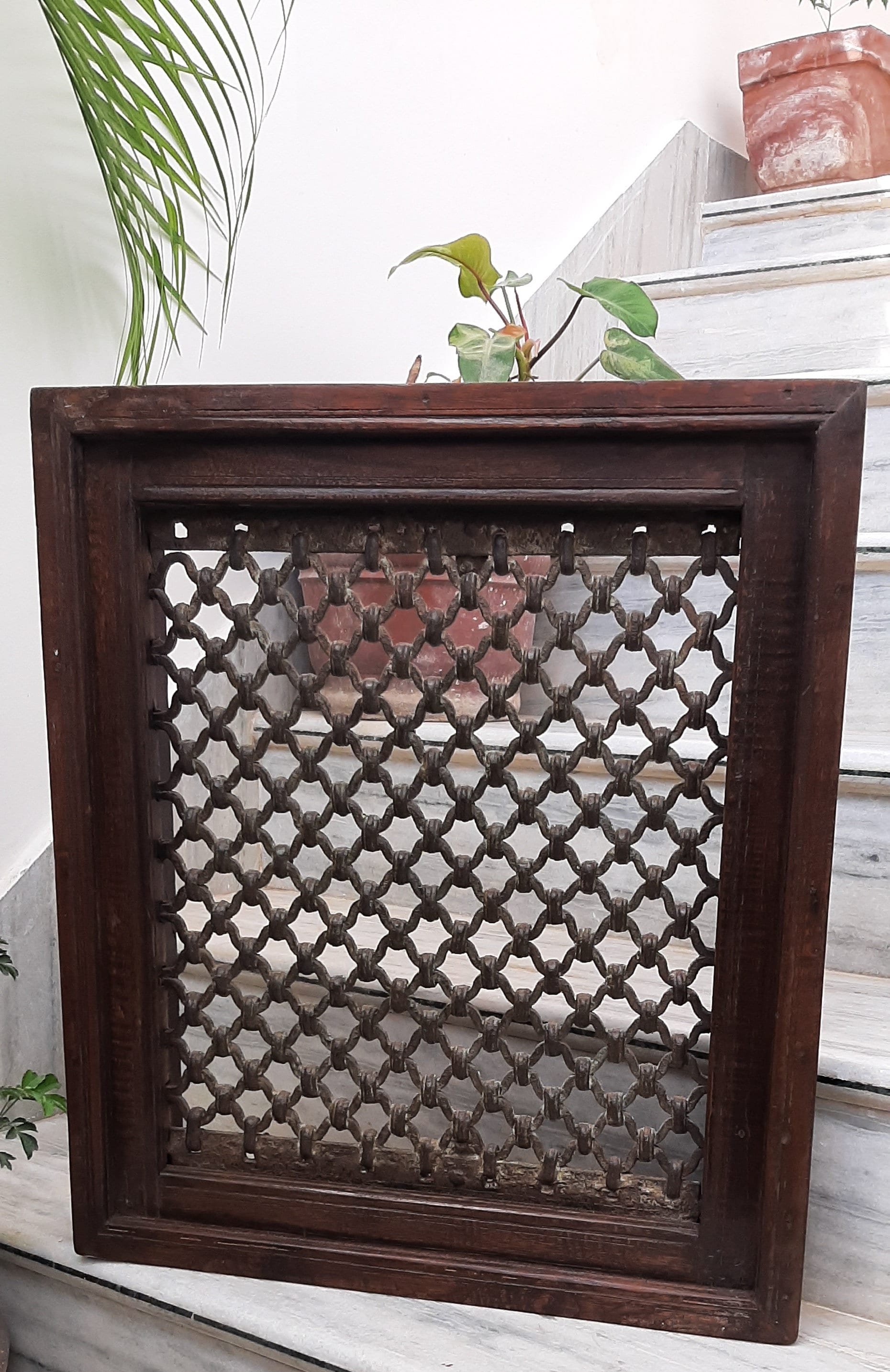 

Vintage Carved Jali Window: Rustic Iron & Wood Wall Decor 16” X 8” X 24” (l x w x h) разноцветный
