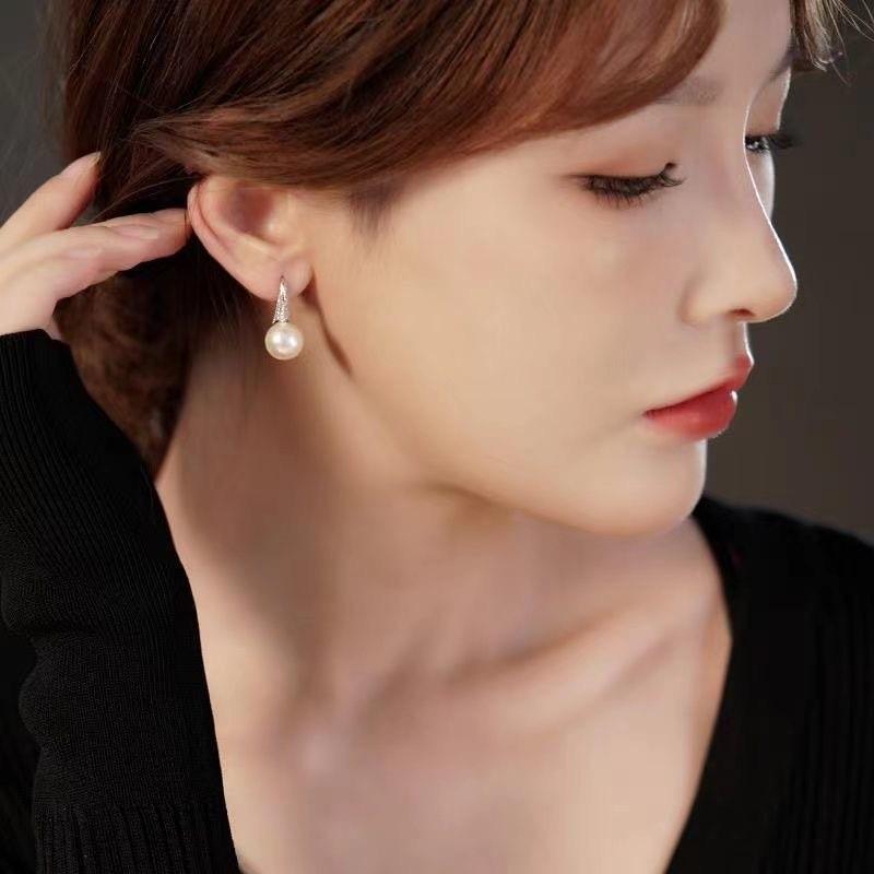 Vintage French Pearl Earrings: Chic, Elegant, and Versatile Women's Accessories