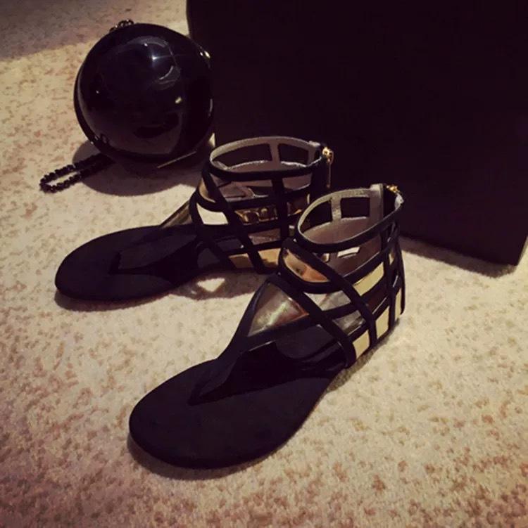 Spot large size flat bottom 35-42 size spring and summer flat bottom toe rear zipper T with sandals hollow herringbone sandals women