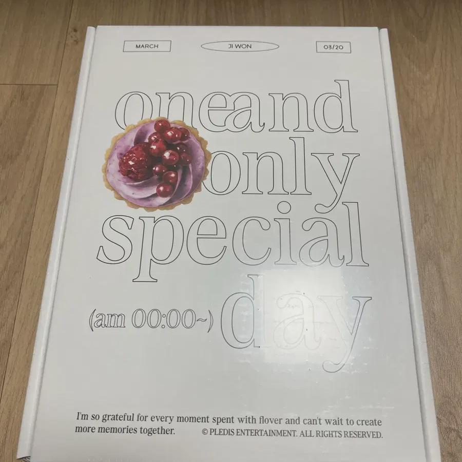 

Fromis9 Пак Дживон Коробка на день рождения Запечатанная