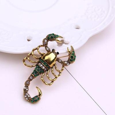 Akrep Böcek Broş Emaye Pin Metal Pin Erkekler Takı Hediyeler Kadınlar için Broşlar
