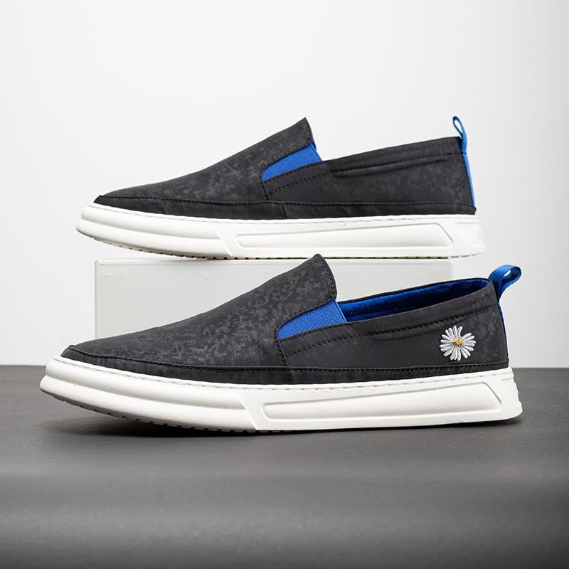 Wenzhou 2025 Segeltuchschuhe Herren Sommer neu atmungsaktiv kleine Gänseblümchen Slipper lässige Fahrschuhe