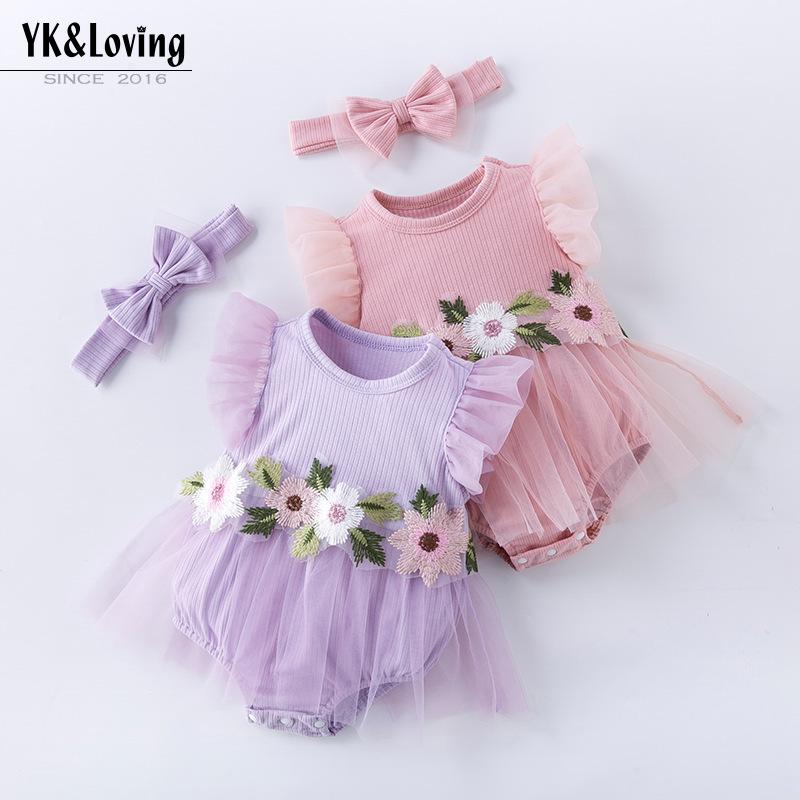 Neues Baby-Mädchen-Netzkleid Stilvoller und niedlicher Jumpsuit mit kleinen Blumen-Flatterärmeln und Haarschmuck-Set