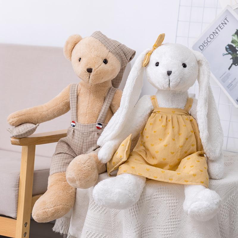 Niedlich niedlich angezogener Bär Teddybär Puppe Plüschtier kleiner weißer Hase Puppe Kinderspielhaus Puppe