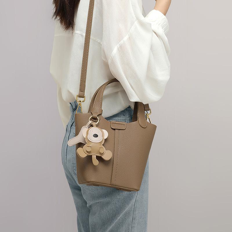 Niche Design Handbag Women Spring and Summer Trend Fashion Bucket Bag All Shoulder Bag Crossbody Bag