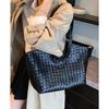 Niche Design Commuter Texture Versatile Retro Woven Tote Bag Large Capacity Premium Portable Shoulder Armpit Bag