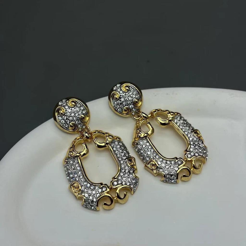 Vintage 24K Gold-Plated Openwork Carved Texture Luxury Style Earrings