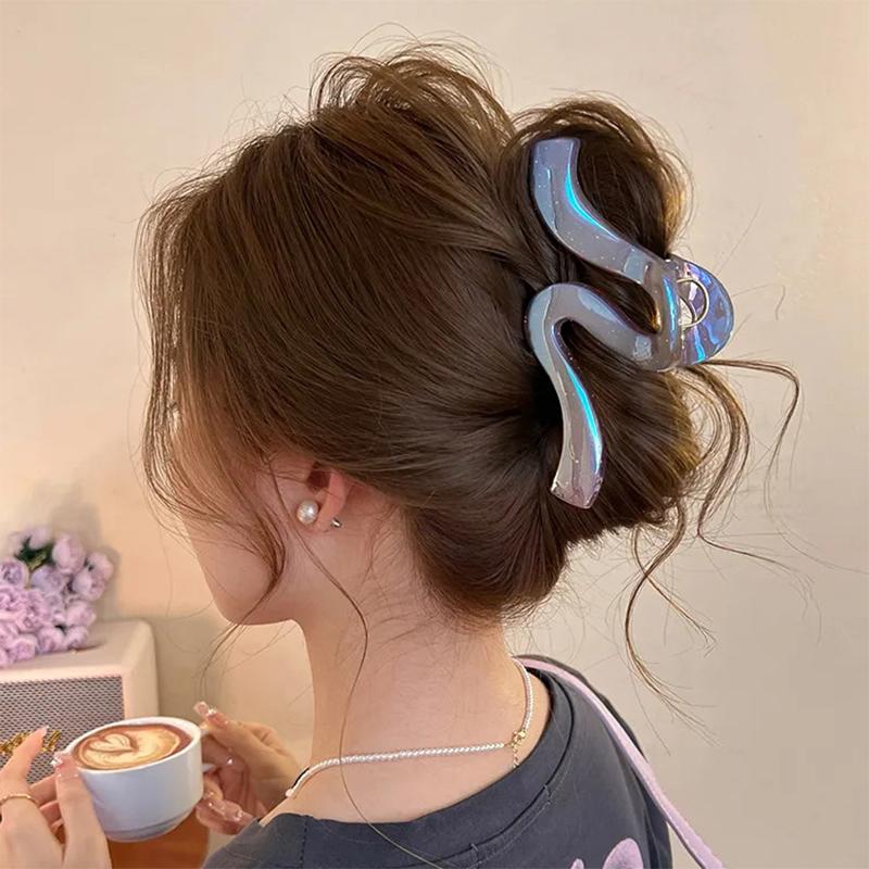 

Trendy Hair Claw for Women with Large Wave Design, Shark Clip for Girls Headdresses