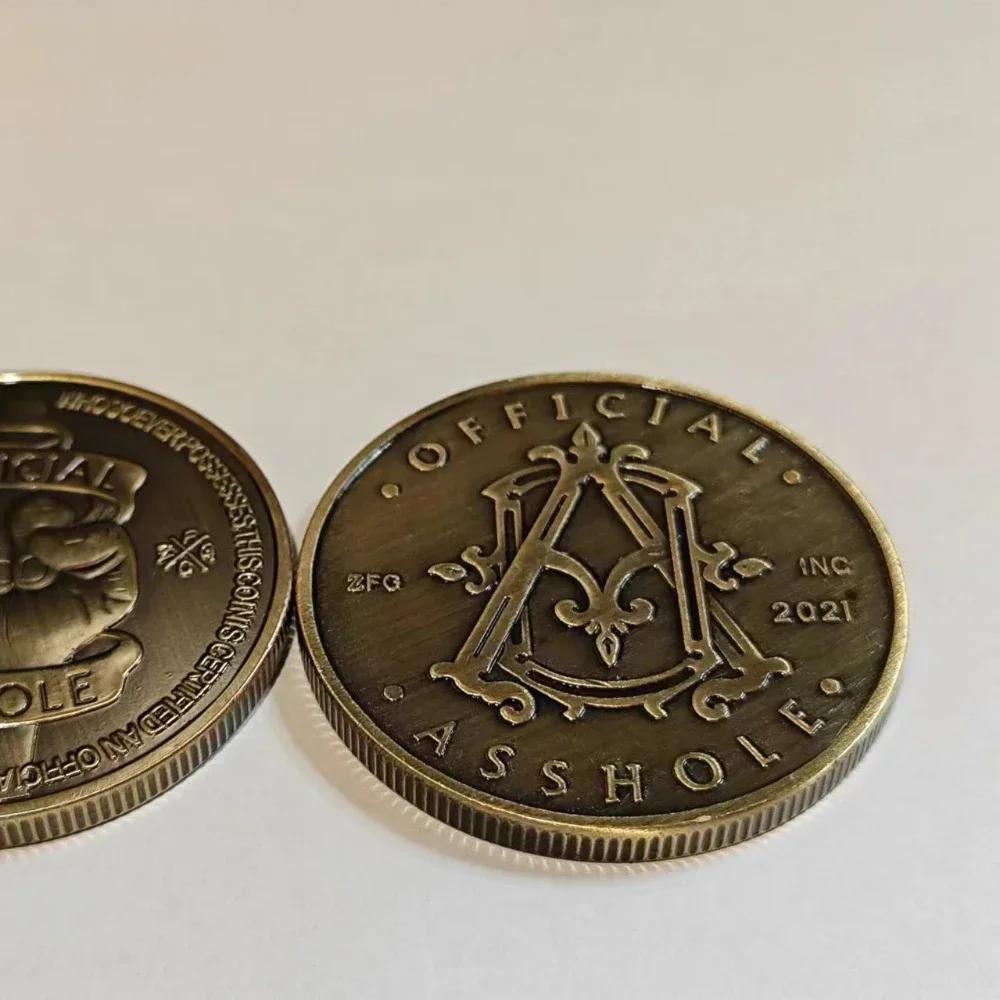 1 European and American spoof middle finger retro flow commemorative gift collection coin.