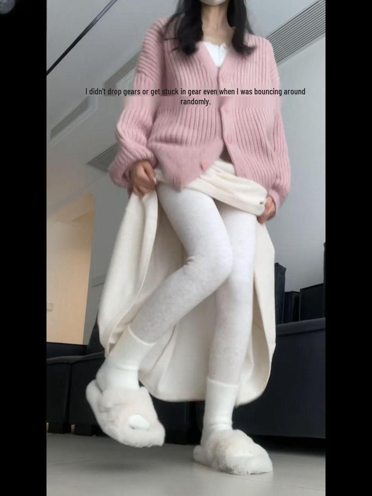 Women's Oatmeal Fleece-Lined Stirrup Leggings: High-Waist, Slimming Base Layer for Spring/Autumn/Winter 2025.