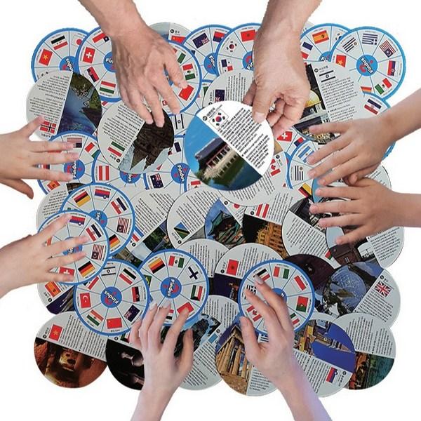 Finders World Travel Board Game, Mixed Colors